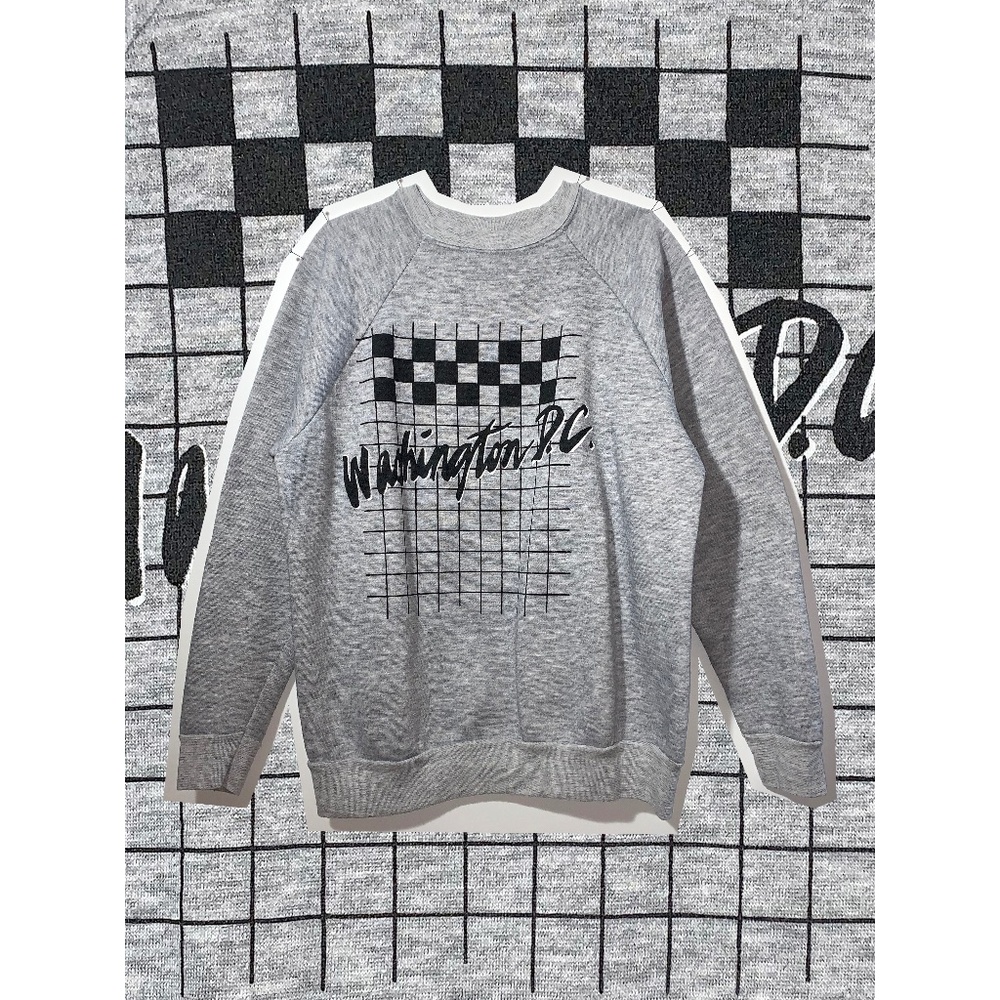 Vintage D.C. sweatshirt size L